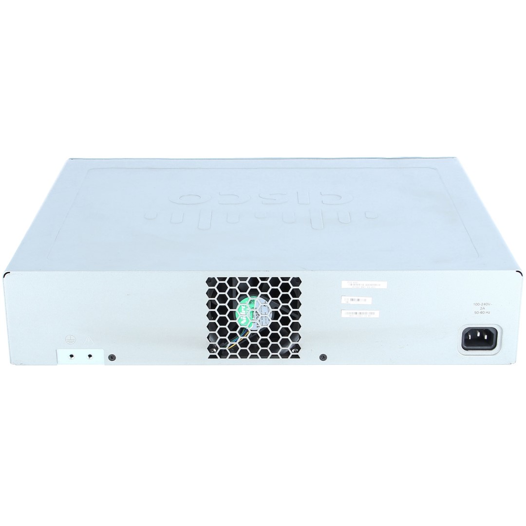 Cisco Unified Communications 560 with 16 user licenses for UC and integrated messaging, 4 FXO/FXS ports, 3 10/100/1000 ports, and 2 VIC slot. Upgradable to 104 users max.